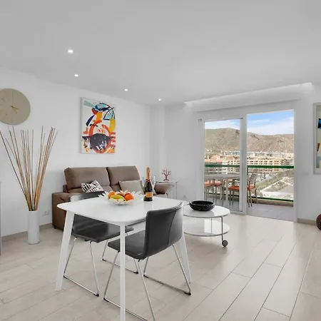 Apartamento Stunning Holidays, Large Terrace On The Sea Los Cristianos (Tenerife)