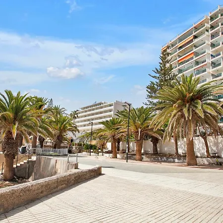 Stunning Holidays, Large Terrace On The Sea Apartamento *