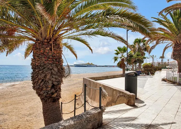 Stunning Holidays, Large Terrace On The Sea Apartamento *
