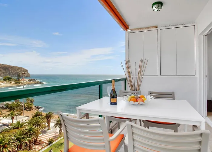Stunning Holidays, Large Terrace On The Sea Apartamento *