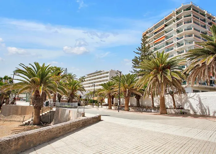 Stunning Holidays, Large Terrace On The Sea Apartamento *