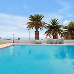 Stunning Holidays, Large Terrace On The Sea 公寓 *