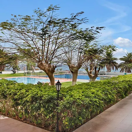 Stunning Holidays, Large Terrace On The Sea *
