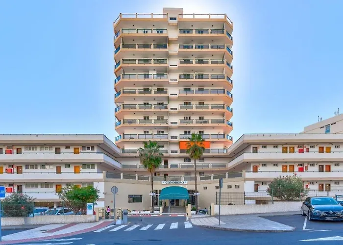 Apartment Stunning Holidays, Large Terrace On The Sea