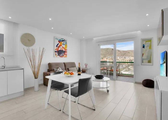Apartment Stunning Holidays, Large Terrace On The Sea Los Cristianos (Tenerife)