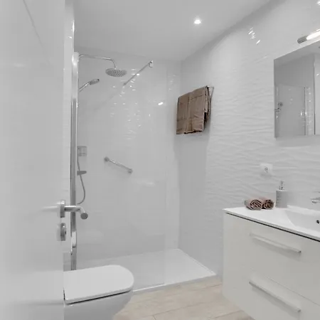 Apartamento Stunning Holidays, Large Terrace On The Sea *