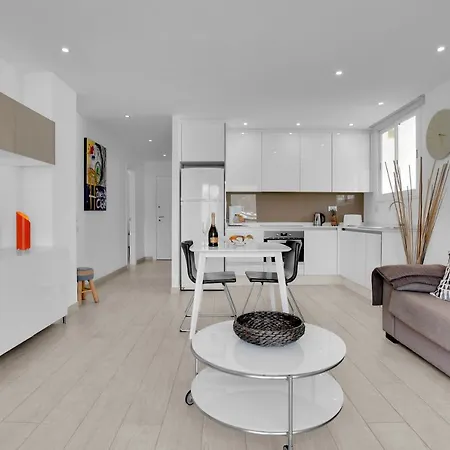 Stunning Holidays, Large Terrace On The Sea *